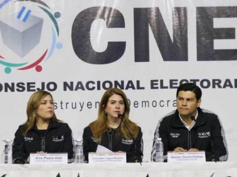 Ana Paola Hall y Cossette López fueron llamadas para testificar en contra de Marlon Ochoa durante su juicio político.