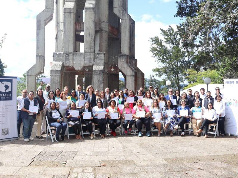 Participantes del Diplomado en Políticas y Estrategias para la Reinserción de Población Emigrante Retornada.