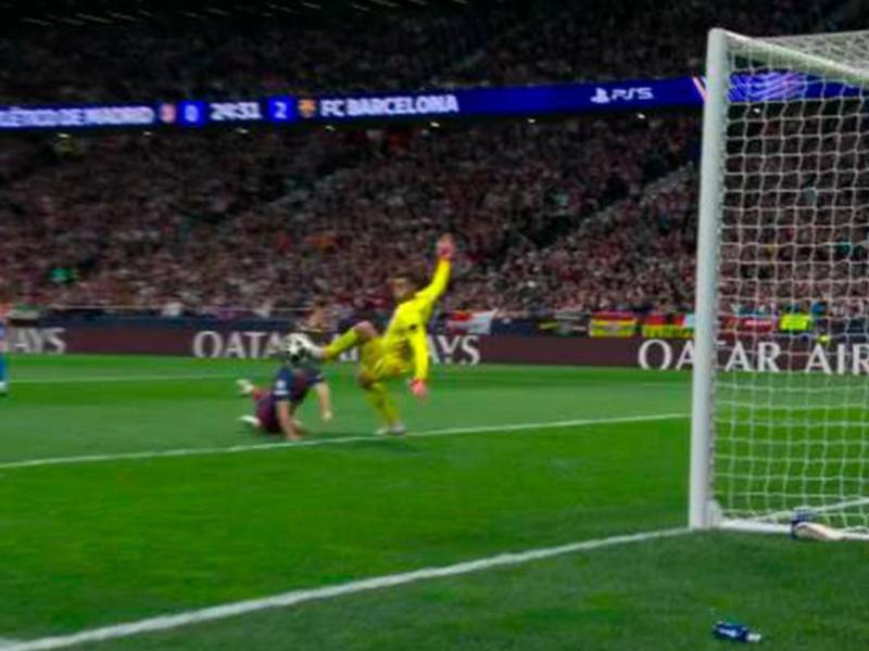 Drama y sangre: El penal que pidió Barcelona ante Atlético por la Champions