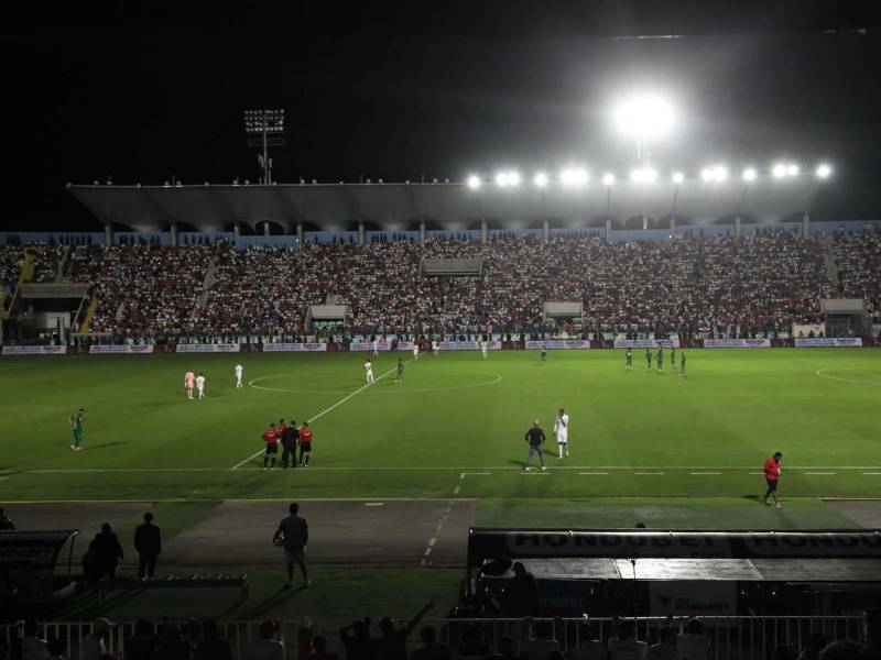 Ya en la Gran Final Olimpia vs Marathón hubo problemas con el alumbrado eléctrico en el estadio Nacional Chelato Uclés.