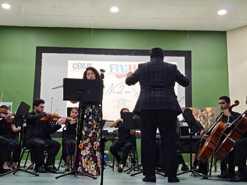 El Concierto de Gala tuvo lugar en la Alianza Francesa de San Pedro Sula, donde decenas de personas disfrutaron de piezas musicales de grandes compositores.