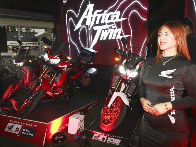 La nueva Honda Africa Twin 2026 destaca por su diseño robusto, comodidad de manejo y tecnología avanzada, ofreciendo una experiencia segura y emocionante en cada recorrido.