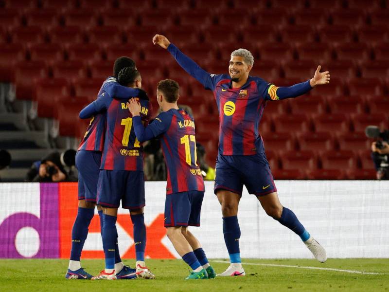Jugadores del Barcelona celebrando uno de los goles ante el Copenhague.