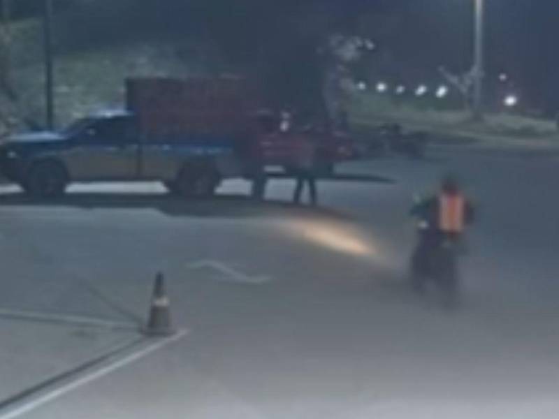 Momento cuando el motociclista le quita la vida al comerciante en Copán.