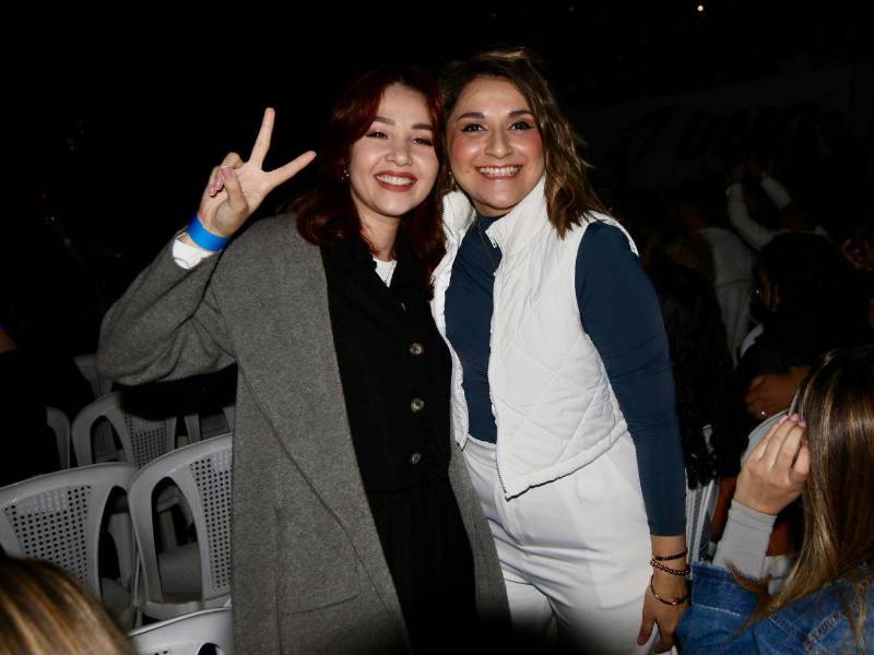 Figuras de la farándula nacional como Jennifer Aplicano asistieron al espectáculo de Melendi.