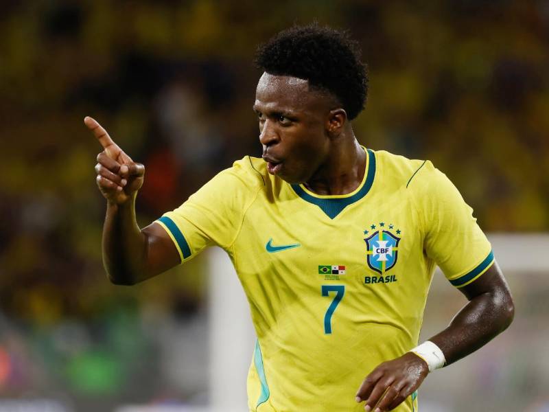 Vinicius jugó el primer tiempo y se destapó con un golazo ante los panameños.