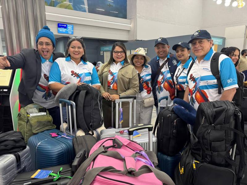 Parte de la comitiva de la Filarmónica de SPS antes de viajar a España.