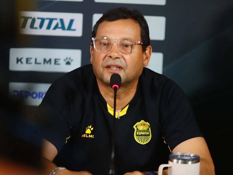 Jeaustin Campos se pronunció en conferencia de prensa sobre toda la polémica de la semana en el Real España.