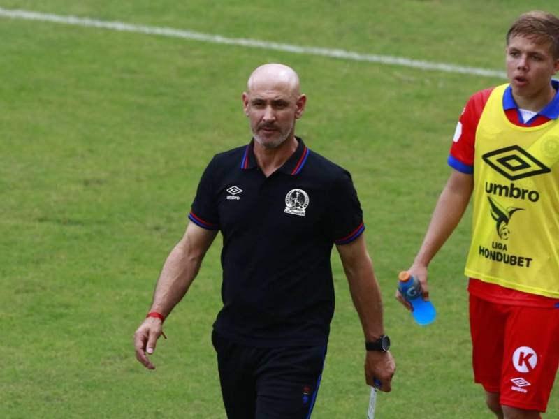 Eduardo Espinel analizó lo ocurrido en el Estadio Morazán de San Pedro Sula.
