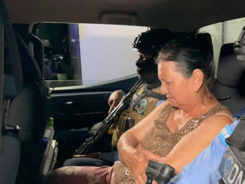 Una mujer de la tercera edad es capturada con armamento ligado a estructura criminal en la capital.