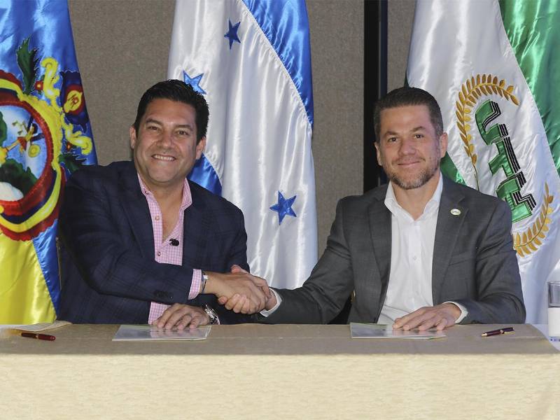 UTH y AMDC presentan “MDC en tus manos”, plataforma de inteligencia artificial para atención ciudadana.