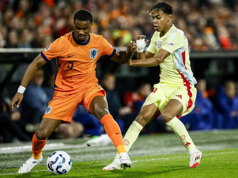 Lamine Yamal jugó de titular y salió de cambio en el minuto 66.