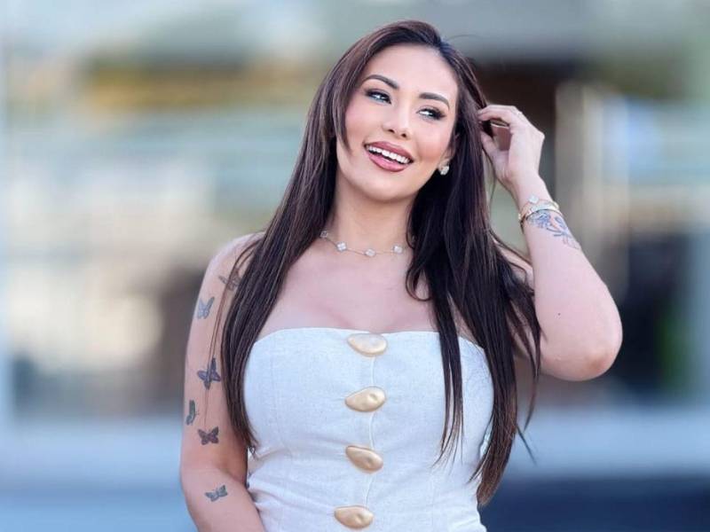 La creadora de contenido hondureña Elsa Oseguera se ha convertido en una de las participantes más comentadas del reality El Desorden de Marko, un formato que reúne a 17 influencers en una convivencia de 25 días dentro de una mansión en Miami.