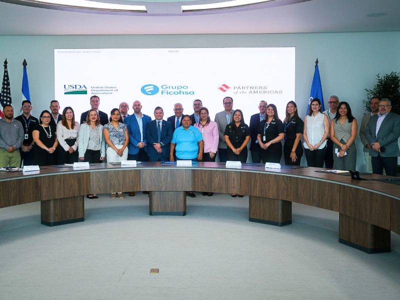 Esta alianza impulsará proyectos en pro de la seguridad alimentaria, la educación y el bienestar de la niñez en comunidades vulnerables de La Paz e Intibucá.