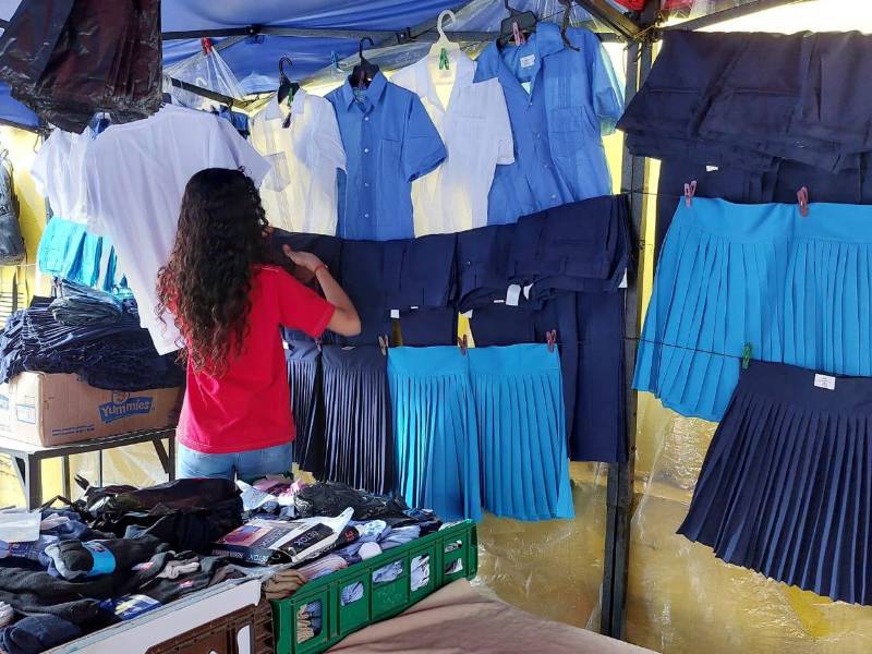 Las faldas, pantalones y cubayeras reflejan un aumento entre 20 y 40 Lempiras.