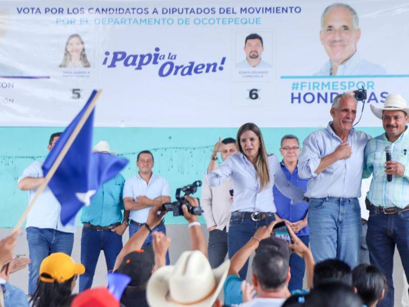 Papi a la Orden con sus aspirantes a diputados y alcaldes de Ocotepeque.
