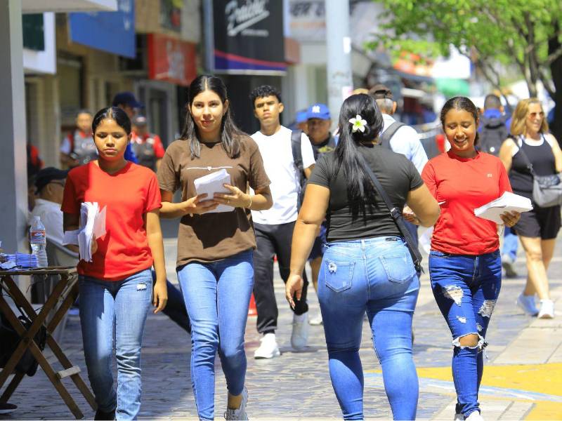 Las mujeres jóvenes con mayor nivel educativo tienen más dificultades para encontrar un trabajo.