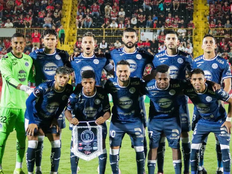 El 11 titular del Motagua que se enfrentó al Alajuelense por la ida de cuartos de final de Copa Centroamericana .