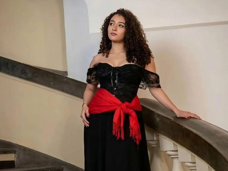 La joven artista es oriunda de Tegucigalpa y tiene 19 años. Alemán se prepara para representar al país en el Festival Internacional de la Canción de Punta del Este, Uruguay.