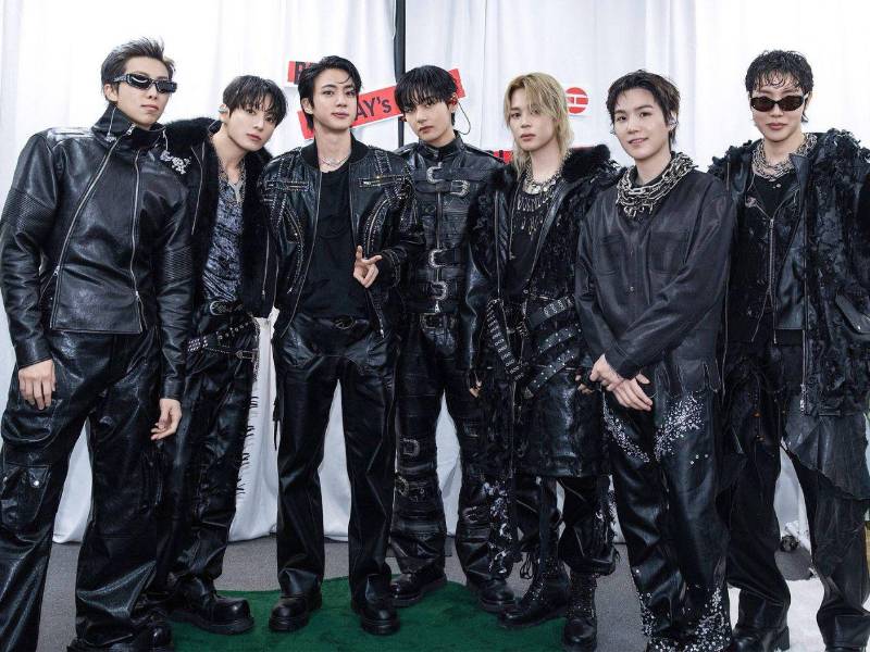 El esperado regreso de BTS se hizo realidad este 9 de abril en Goyang, Corea del Sur, con el inicio de su nueva gira mundial, en medio de una intensa lluvia que no impidió el desarrollo del espectáculo ni la emoción del público.