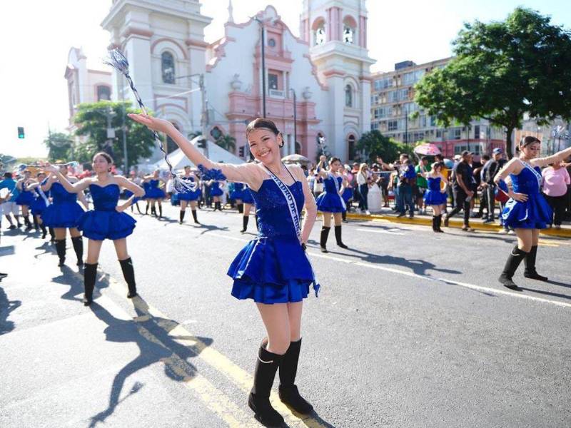 La vestimenta de las palillonas debe ser respetuosa, no se permitirá música con contenido inmoral.