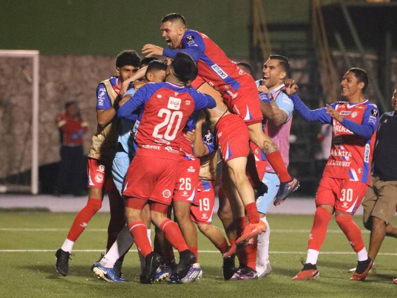 Jugadores del Xelajú celebrando.