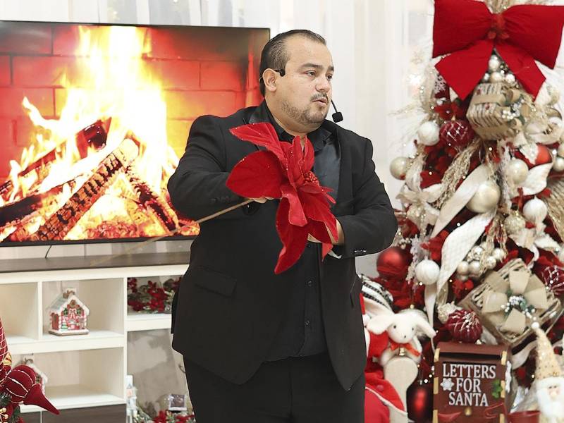 Elías Delcid, reconocido decorador hondureño: Compartió recomendaciones sobre anfitrionomía, decoración de comedores y ambientación de salas de estar, ofreciendo ideas para preparar espacios acogedores durante las celebraciones.