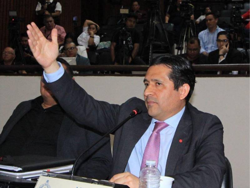 Mario Morazán fue el único de los cuatro denunciados que se defendió durante una audiencia con la comisión.