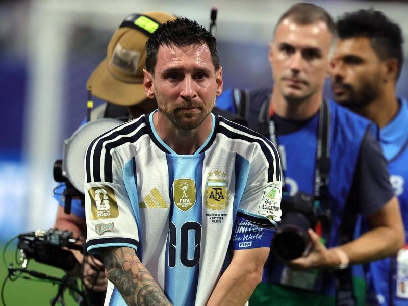 La clasificación de Argentina a los cuartos de final del Mundial 2026 no solo dejó una remontada inolvidable y las lágrimas de Lionel Messi, sino también una enorme controversia que amenaza con convertirse en uno de los mayores escándalos del torneo.