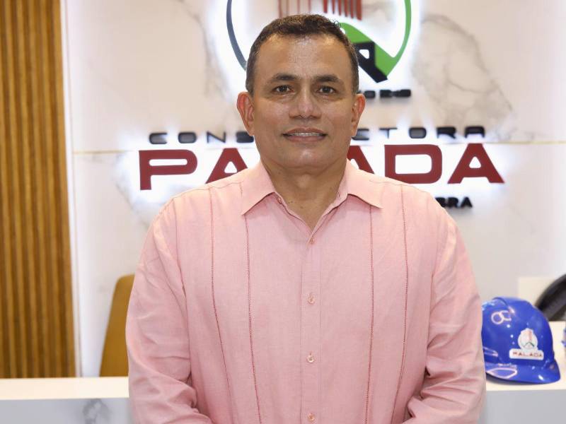 El regidor José Antonio Rivera expresó su admiración por Constructora Palada, una empresa que impulsa urbanizaciones que mejoran la calidad de vida de los hondureños.