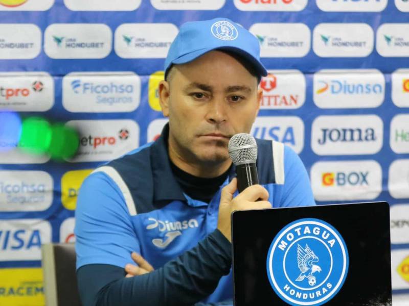 Javier López atendió a los medios de comunicación y su rostro evidenciaba la decepción y malestar por la goleada sufrida ante Real España.