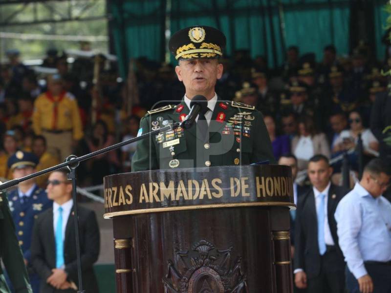 Valerio Ardón el día que asumió como jefe castrense de Honduras.