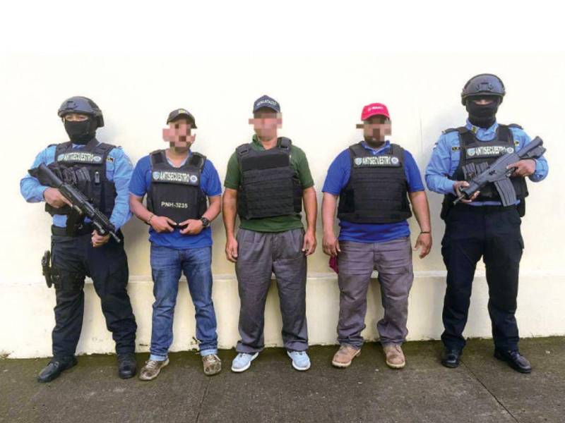 La Policía logró rescatar ilesos a las víctimas tras una rápida intervención.