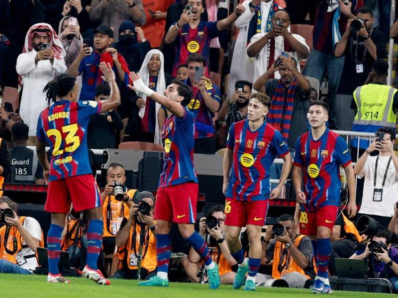 Los jugadores del FC Barcelona se están dando un festín en Arabia Saudita.