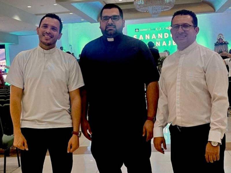 La jornada contó con la participación de tres sacerdotes invitados.