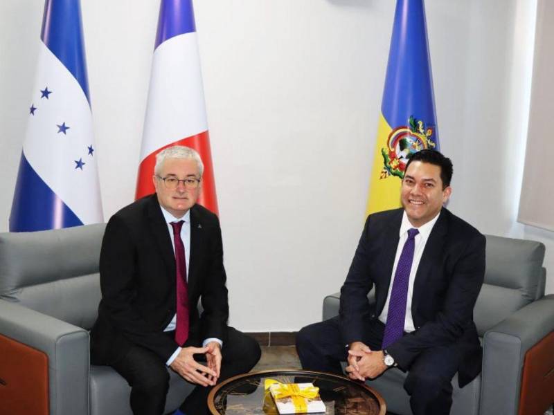 Juan Diego Zelaya, alcalde electo del Distrito Central, se reunió con el embajador de Francia para promover la cooperación internacional y proyectos orientados a fortalecer el desarrollo de la capital hondureña.