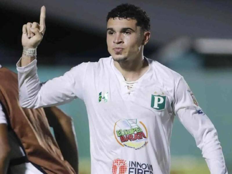 Erick Puerto celebrando uno de sus goles con el Platense en el Torneo Apertura 2025 de Liga Nacional.