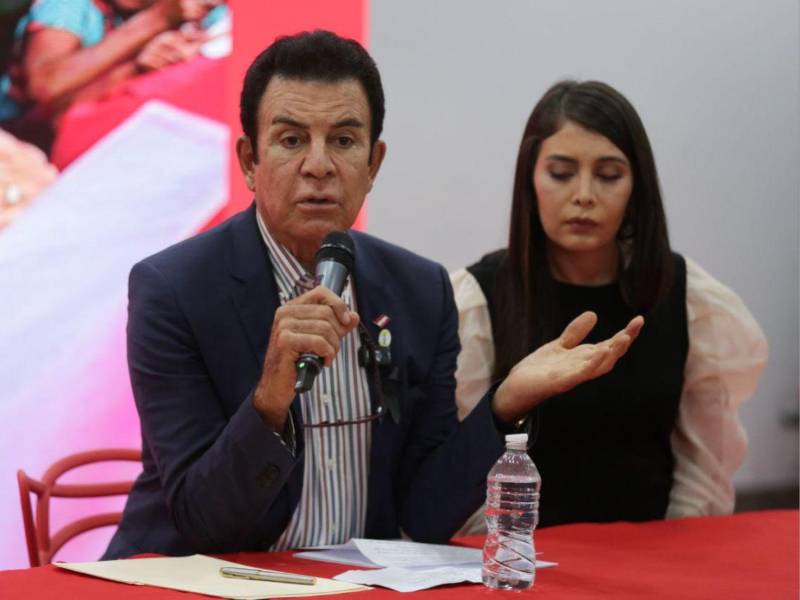 Los señalamientos de esta nueva crisis y división en el Partido Liberal, son contra el excandidato a la presidencia, Salvador Nasralla y su esposa, Iroska Elvir.