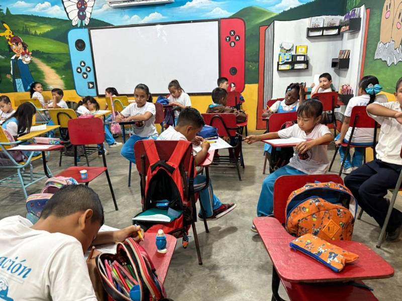 El horario reducido se establece en la jornada matutina de 7:00 a.m. a 11:00 a.m. y en la jornada vespertina de 1:00 p.m. a 5:00 p.m.