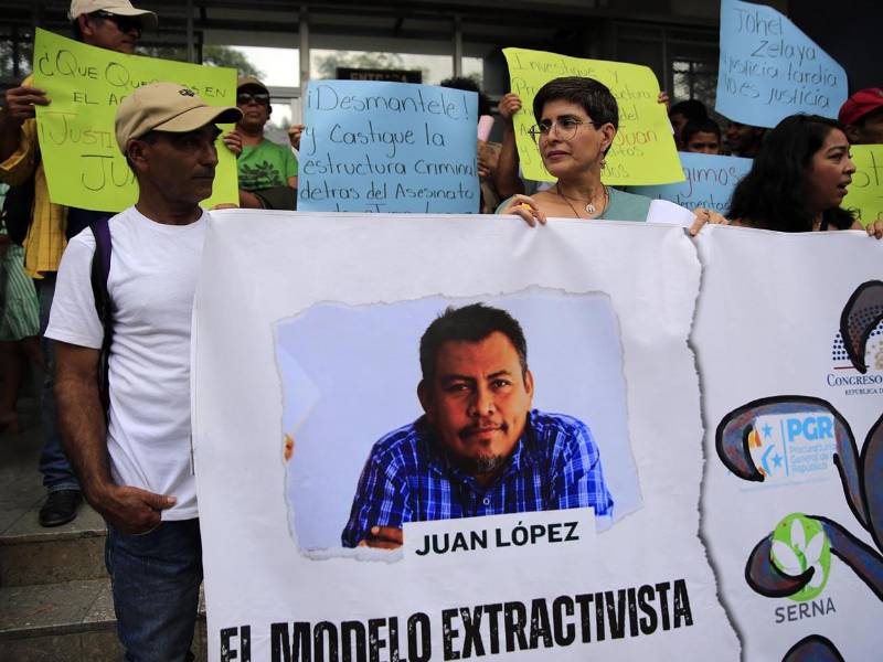 Protesta de integrantes del Comité Municipal en Defensa de los Bienes Comunes y Públicos de Tocoa.