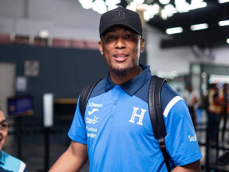 Deybi Flores se encuentra sin equipo y fue convocado por José Molina.