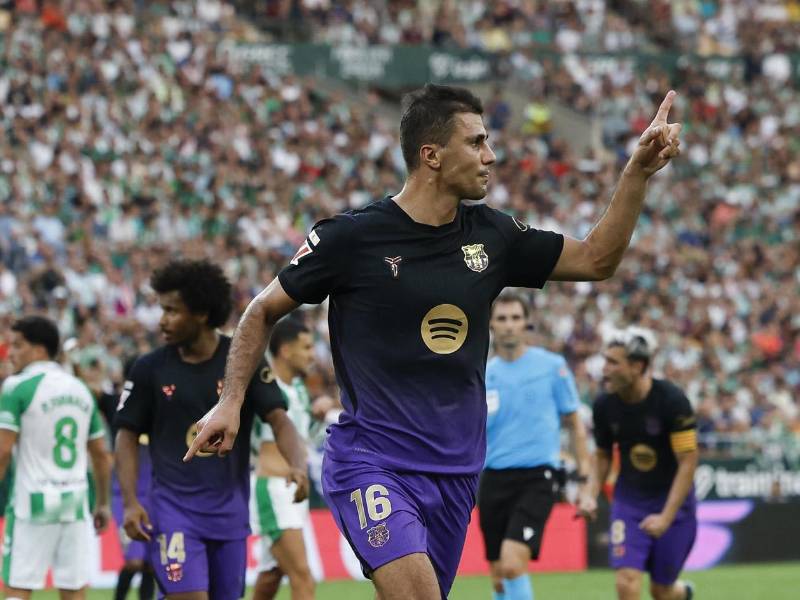 Rodri festejando su gol contra el Betis en la Liga Española.