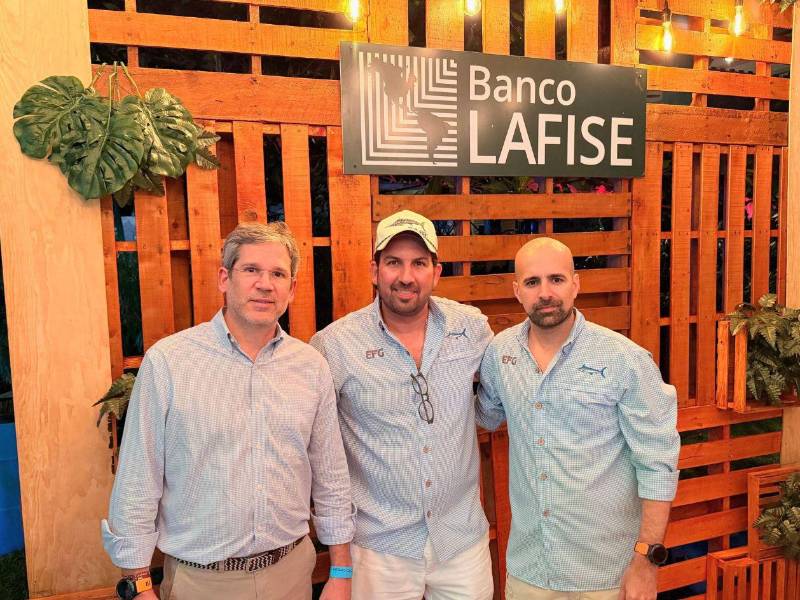 De Banco LAFISE: Jorge González, gerente general; y del Club de Pesca del Caribe: Mauricio Canahuati, vicepresidente y Roberto Calderón, presidente.