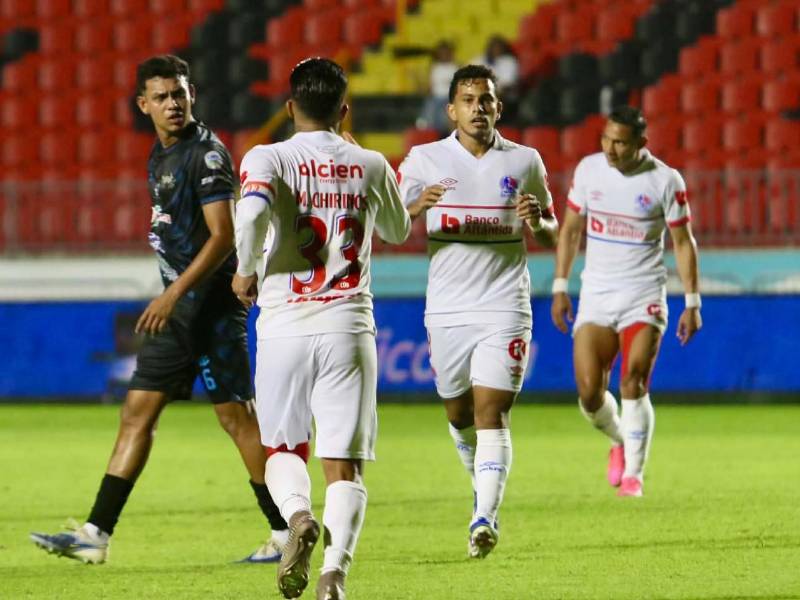 Olimpia se vio obligado a remontar para vencer al Victoria en el estadio Nacional.