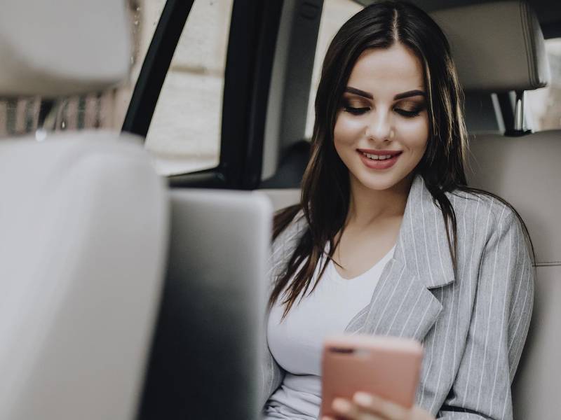En Pink Driver, solo mujeres conducen y solo mujeres viajan, creando un ambiente de confianza y respeto.