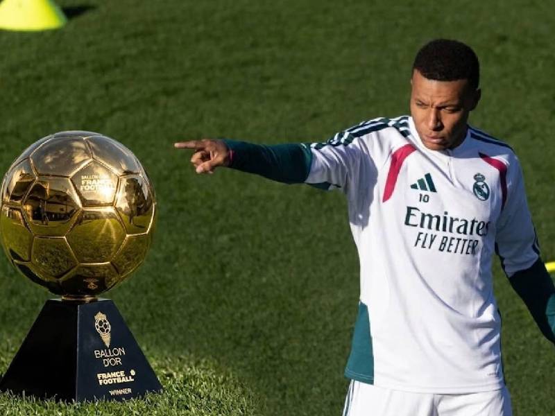 Kylian Mbappé habría recibido en las últimas horas una noticia determinante sobre sus aspiraciones de conquistar el Balón de Oro, el galardón individual más prestigioso del fútbol mundial.