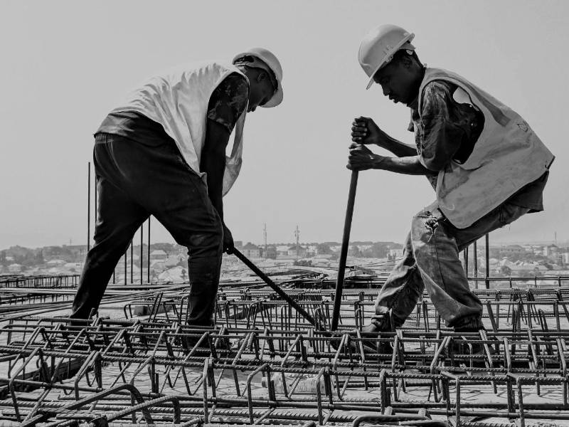 El salario mínimo es el pago mínimo legal que una empresa debe dar a un trabajador por jornada completa.