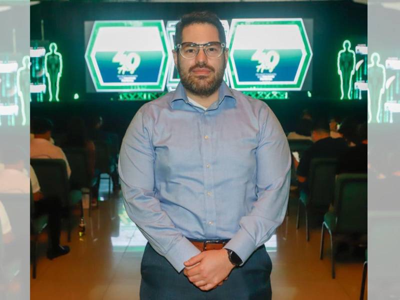 Roger André Valladares, director de Tecnología de UTH, señaló que Cyberthon 2025 busca concienciar sobre la proteacción en la era cibernética y crear un espacio de aprendizaje continuo.