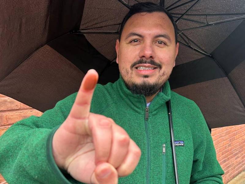 Uno de los hondureños que votó en Queens, Nueva York.