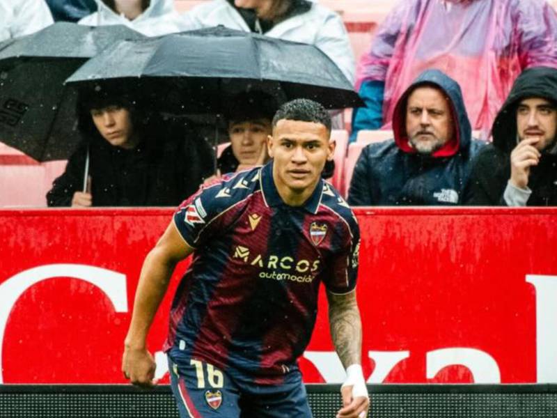 Kervin Arriaga es titular indiscutible en el centro del campo de Levante.